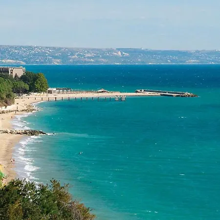 Luxurious Beachfront With Private And Panoramic Views In La Complex דירה