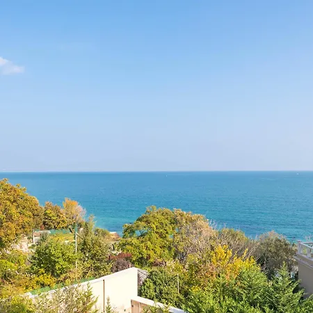Luxurious Beachfront With Private And Panoramic Views In La Complex דירה