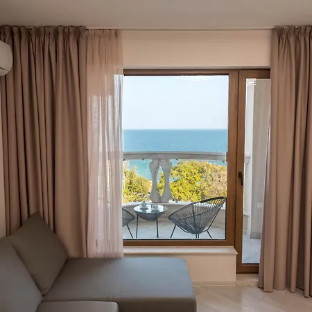 Luxurious Beachfront With Private And Panoramic Views In La Complex Варна