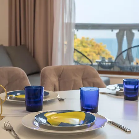 Luxurious Beachfront With Private And Panoramic Views In La Complex Apartamento