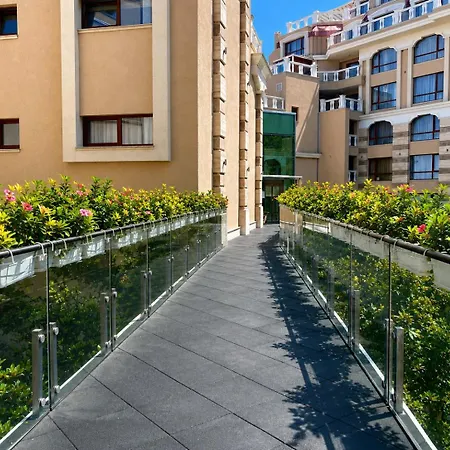 Апартаменти Luxurious Beachfront With Private And Panoramic Views In La Complex